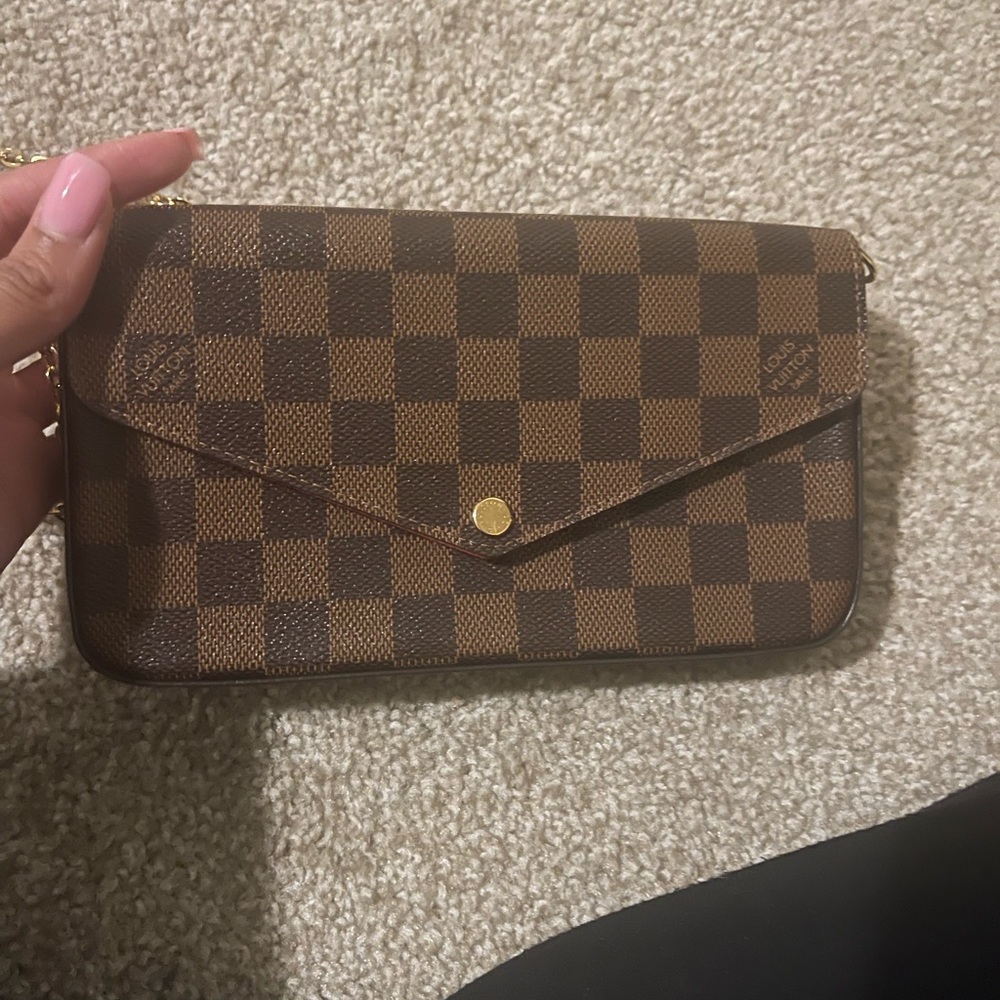 Brand New✨💯authentic✨Louis Vuitton Felicie Pochette ✨Damier Ebene❕👜